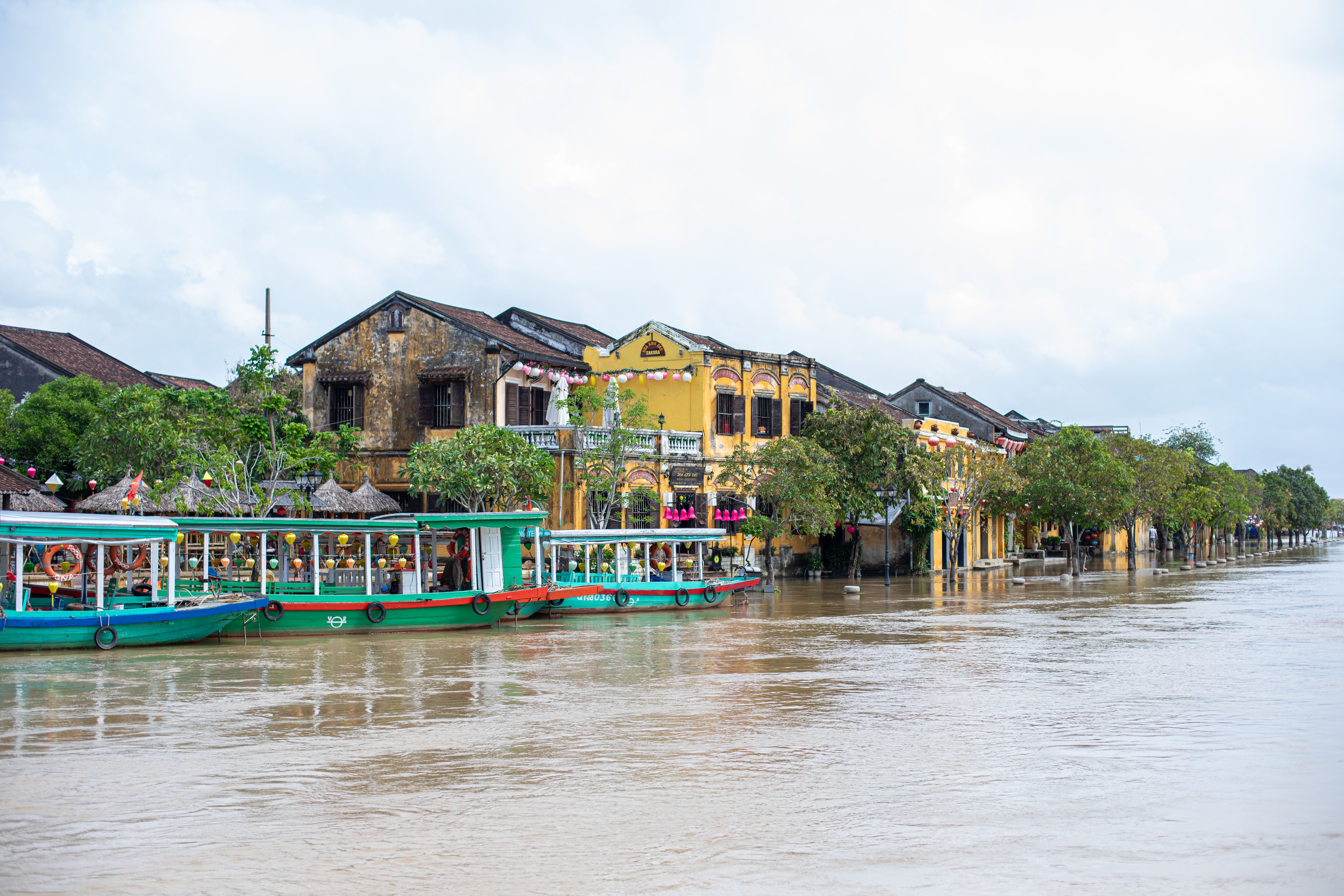 Hoi An al caer la noche: el Anantara Resort donde los faroles lo transforman todo