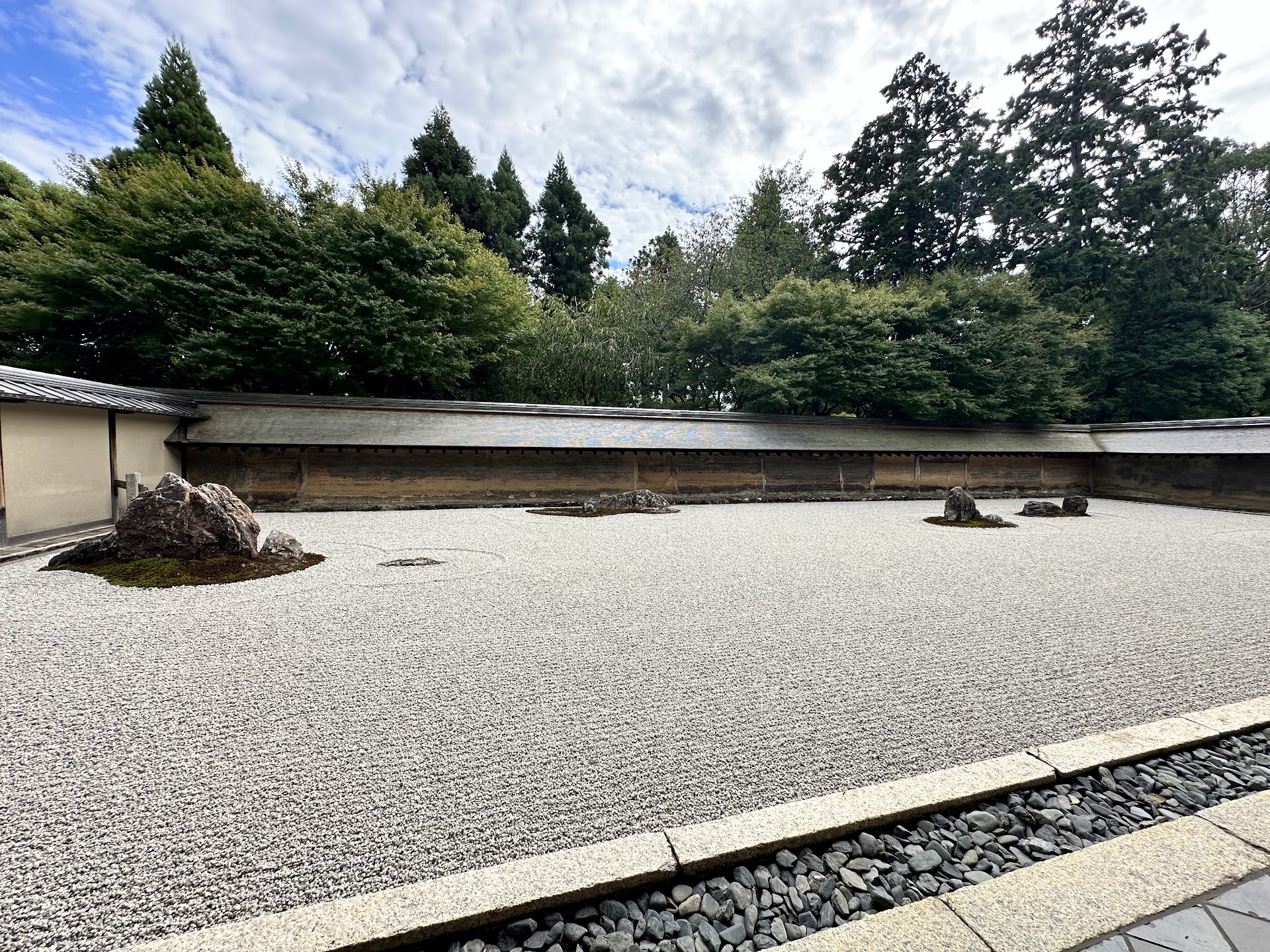Sowaka, Higashiyama: el hotel que se esconde entre los adoquines de Kyoto al atardecer