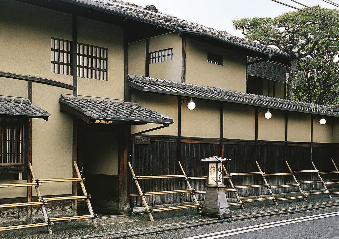 El ryokan de Kioto que los turistas no encuentran: madera, silencio y desayuno a las 7 de la mañana